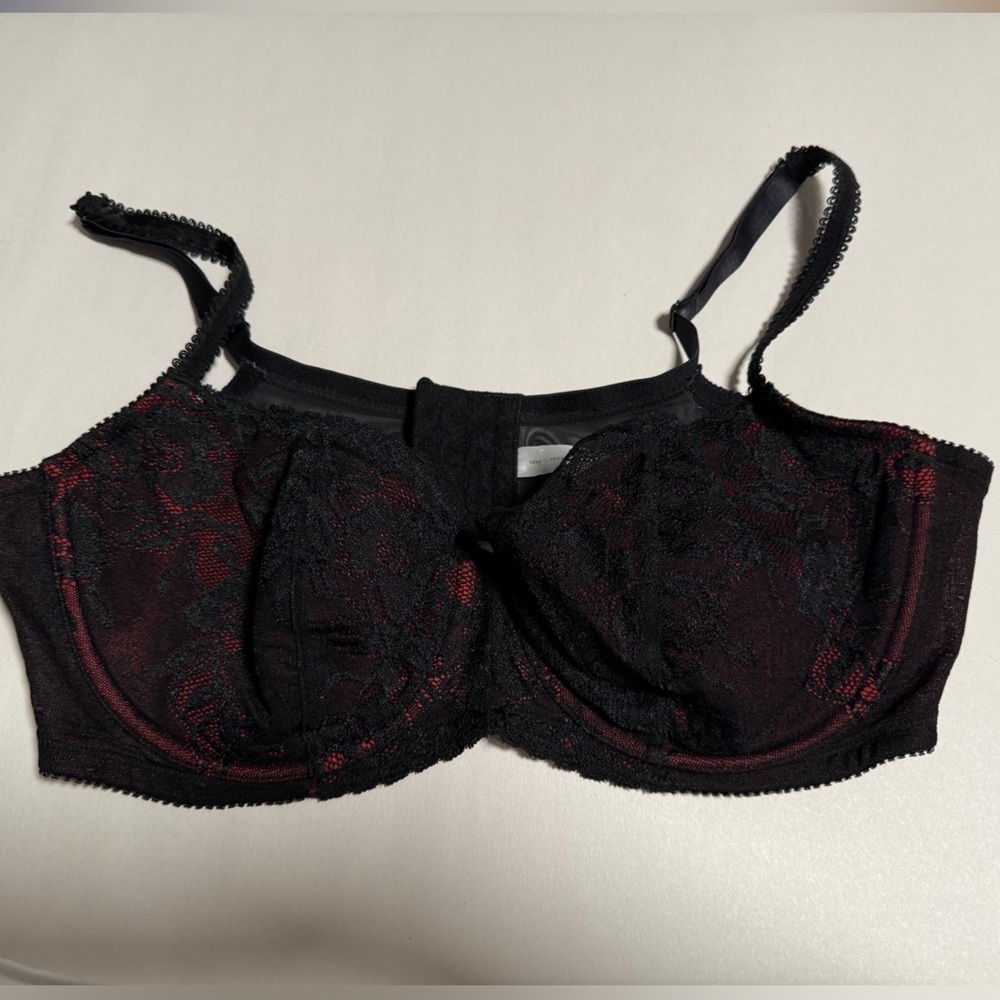 Cacique Black Lace Underwire Full Coverage Bra Size 42DD Red Trim Sexy Romantic